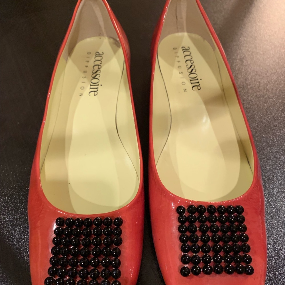 red shoes